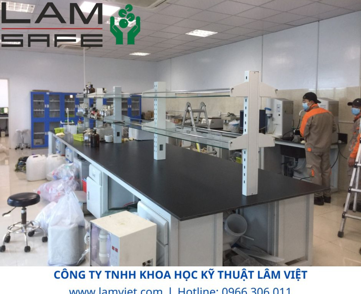 Giới Thiệu Bàn Thí Nghiệm Trung Tâm với Mặt Bàn Bằng Vật Liệu Phenolic