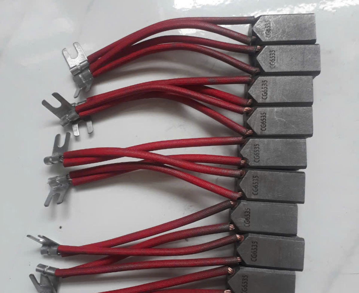 Chổi Than Công Nghiệp Cao Cấp - Tối Ưu Hiệu Suất, Kéo Dài Tuổi Thọ Động Cơ
