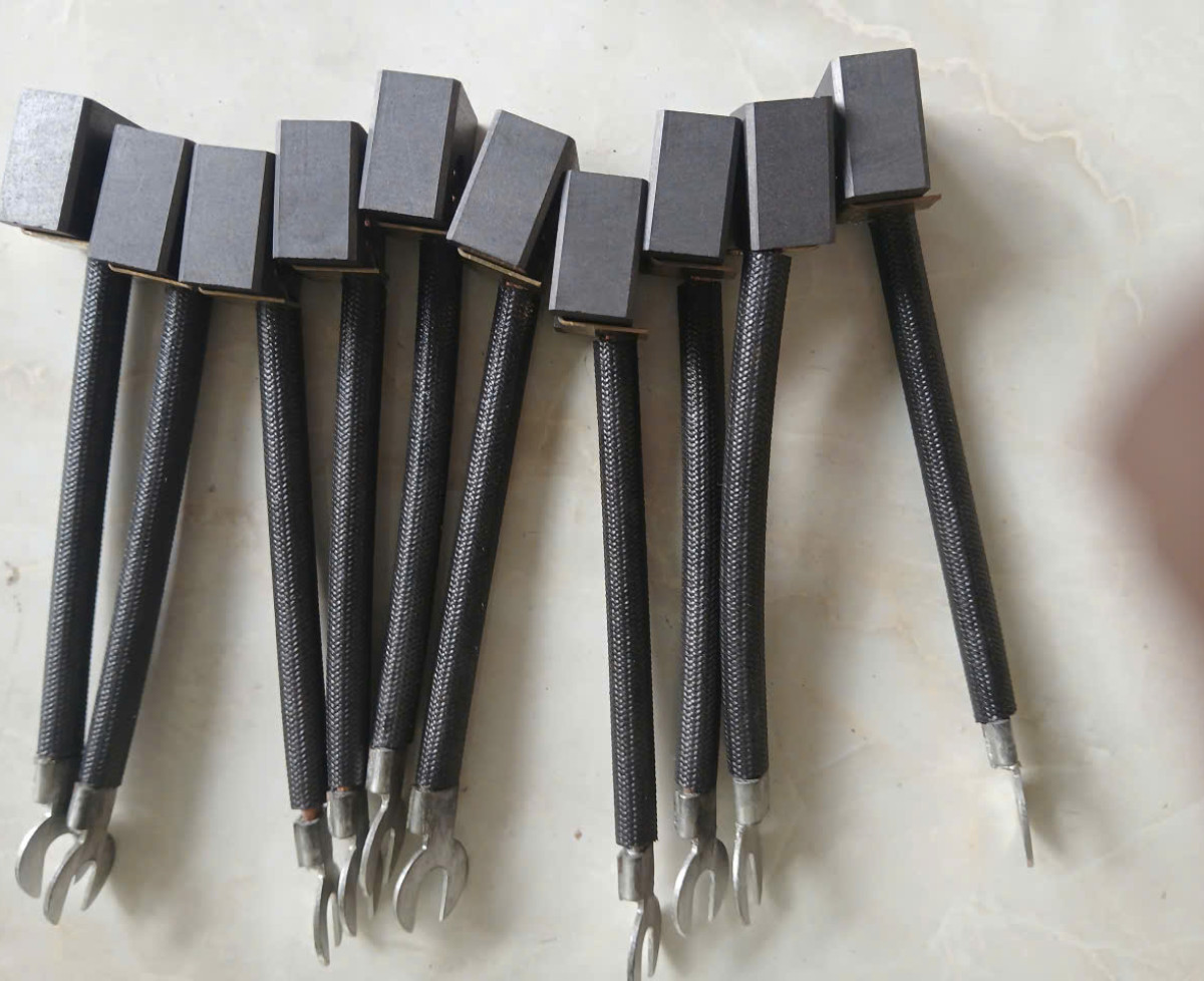 Cung cấp chổi than, chổi than công nghiệp, chổi than cầu trục, chổi than vành trượt