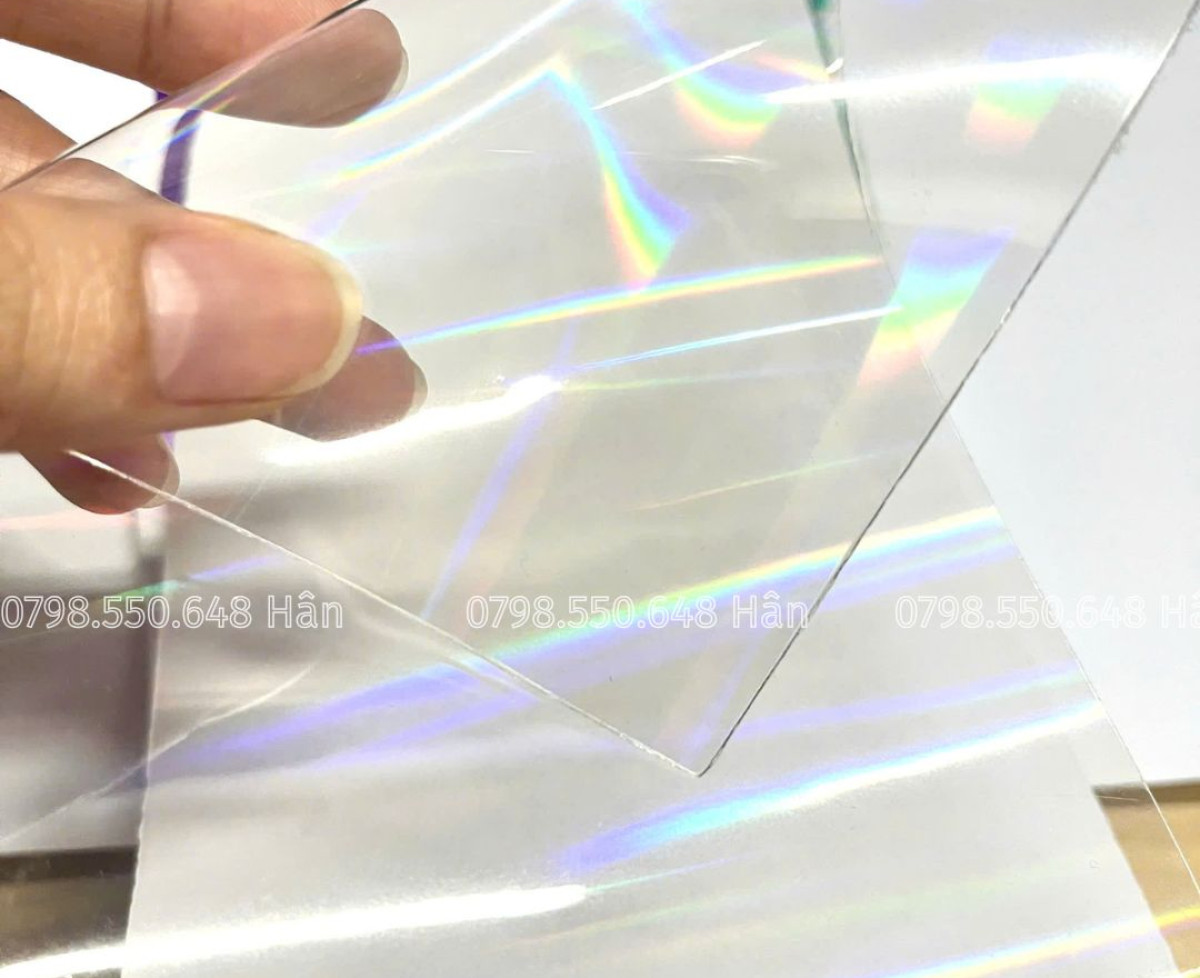 Màng pvc dẻo ánh kim, hiệu ứng chuyển màu rực rỡ